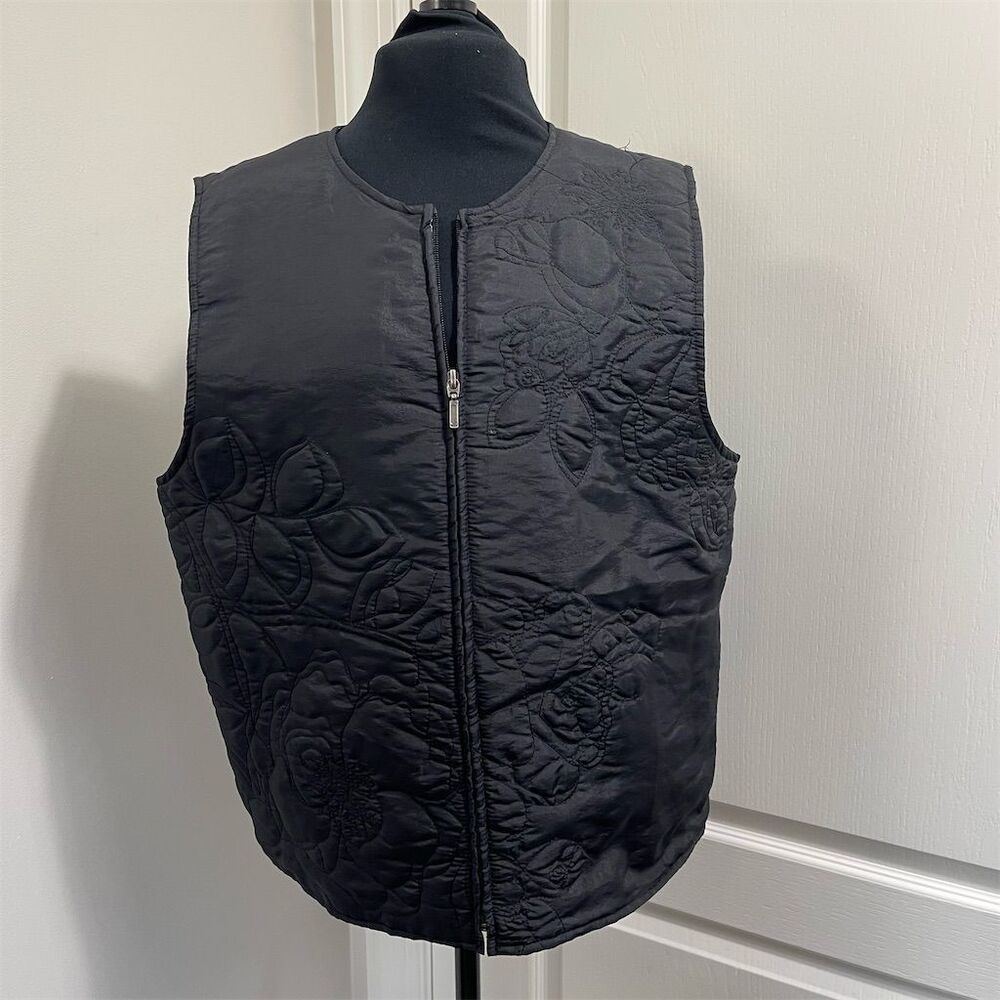 Susan Bristol Women's vintage Quilted Vest Black Floral Embroidery Size L Sku426